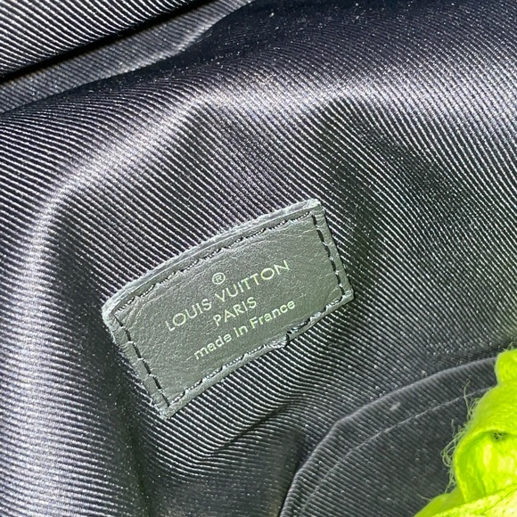 Louis Vuitton back pack - Picture 3 of 3